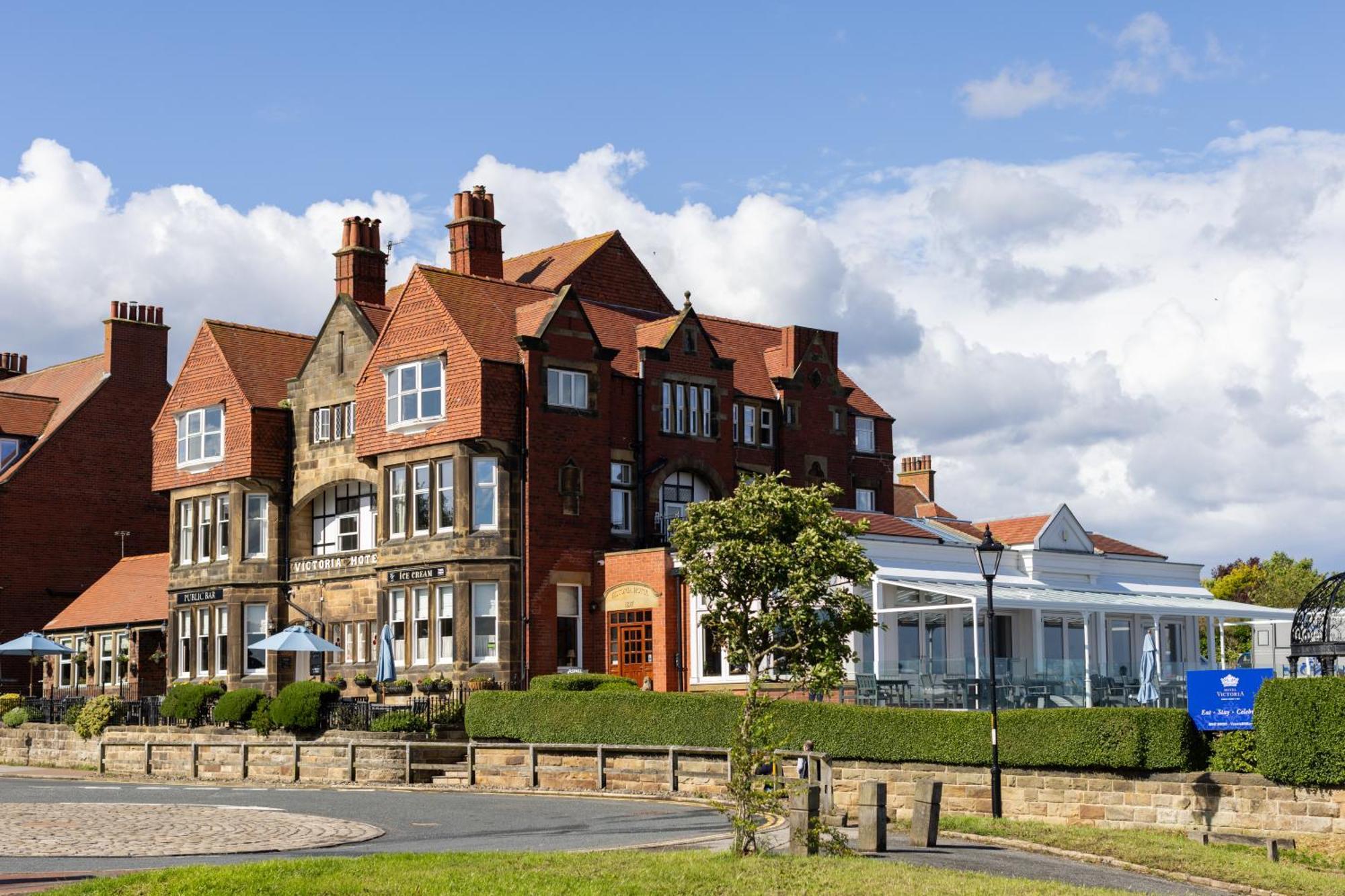 Hotel Victoria Robin Hood's Bay Exterior photo