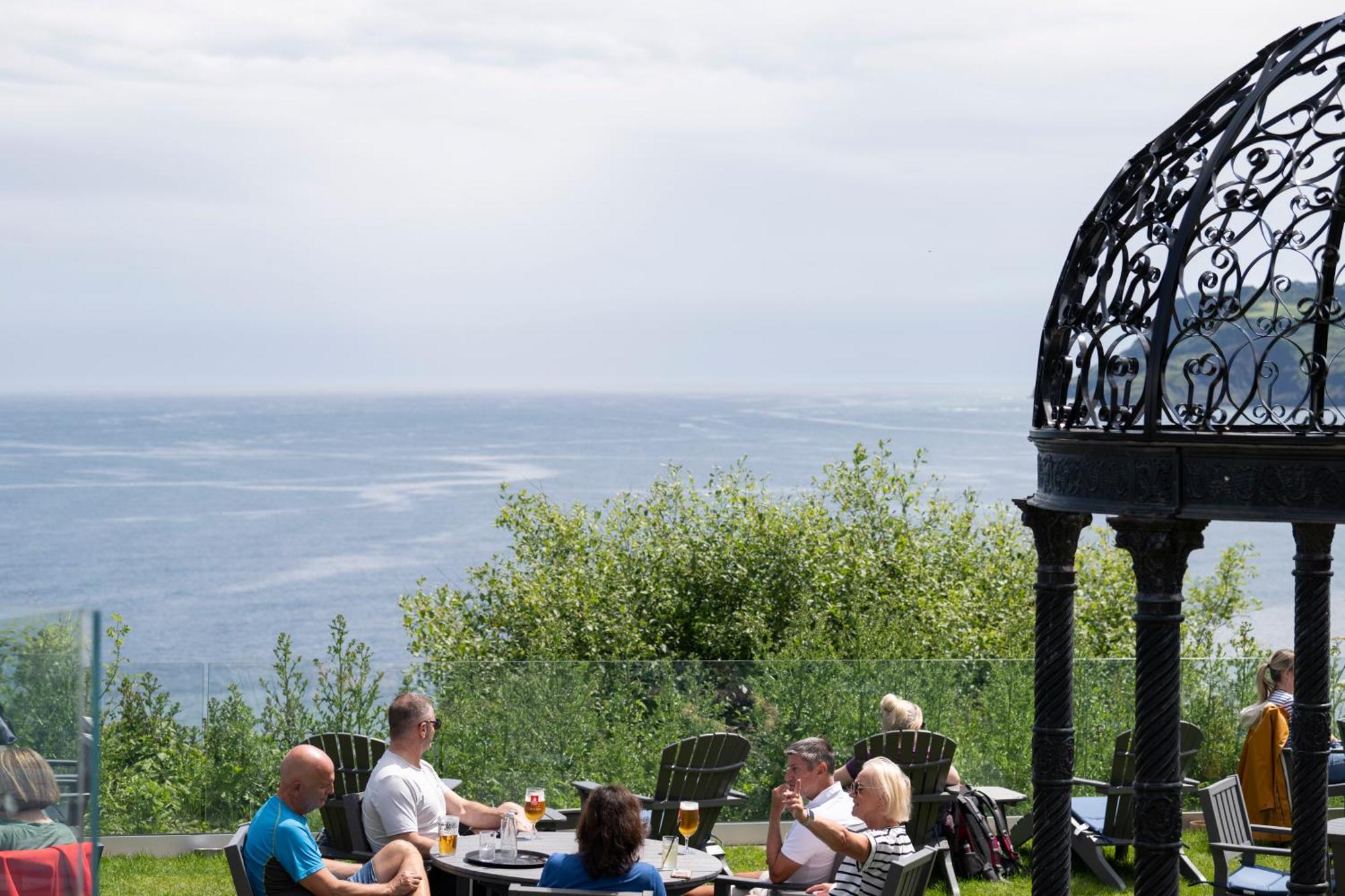 Hotel Victoria Robin Hood's Bay Exterior photo
