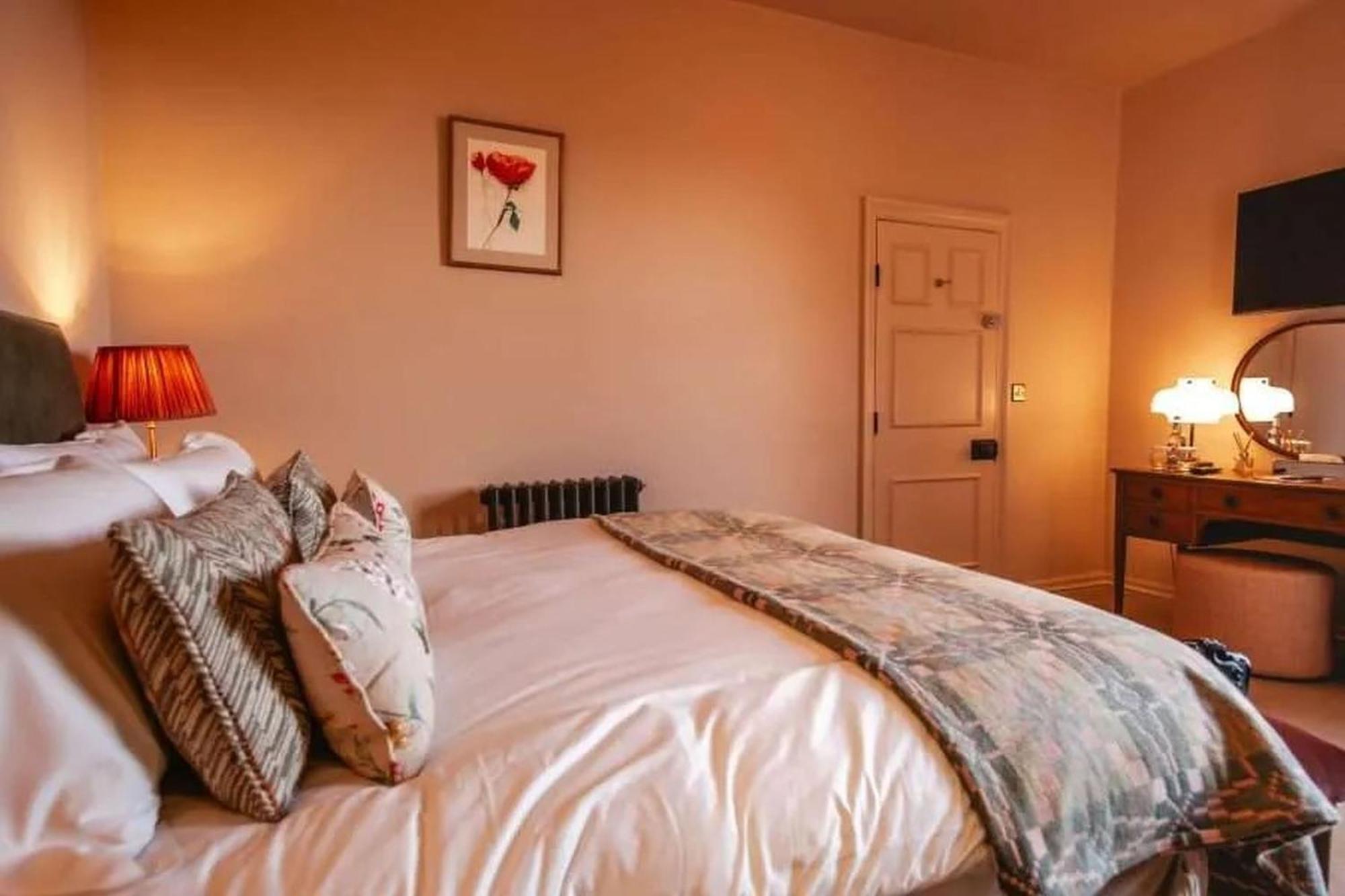 Hotel Victoria Robin Hood's Bay Exterior photo