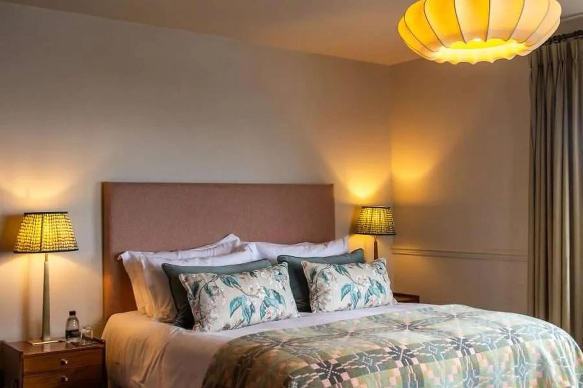 Hotel Victoria Robin Hood's Bay Exterior photo