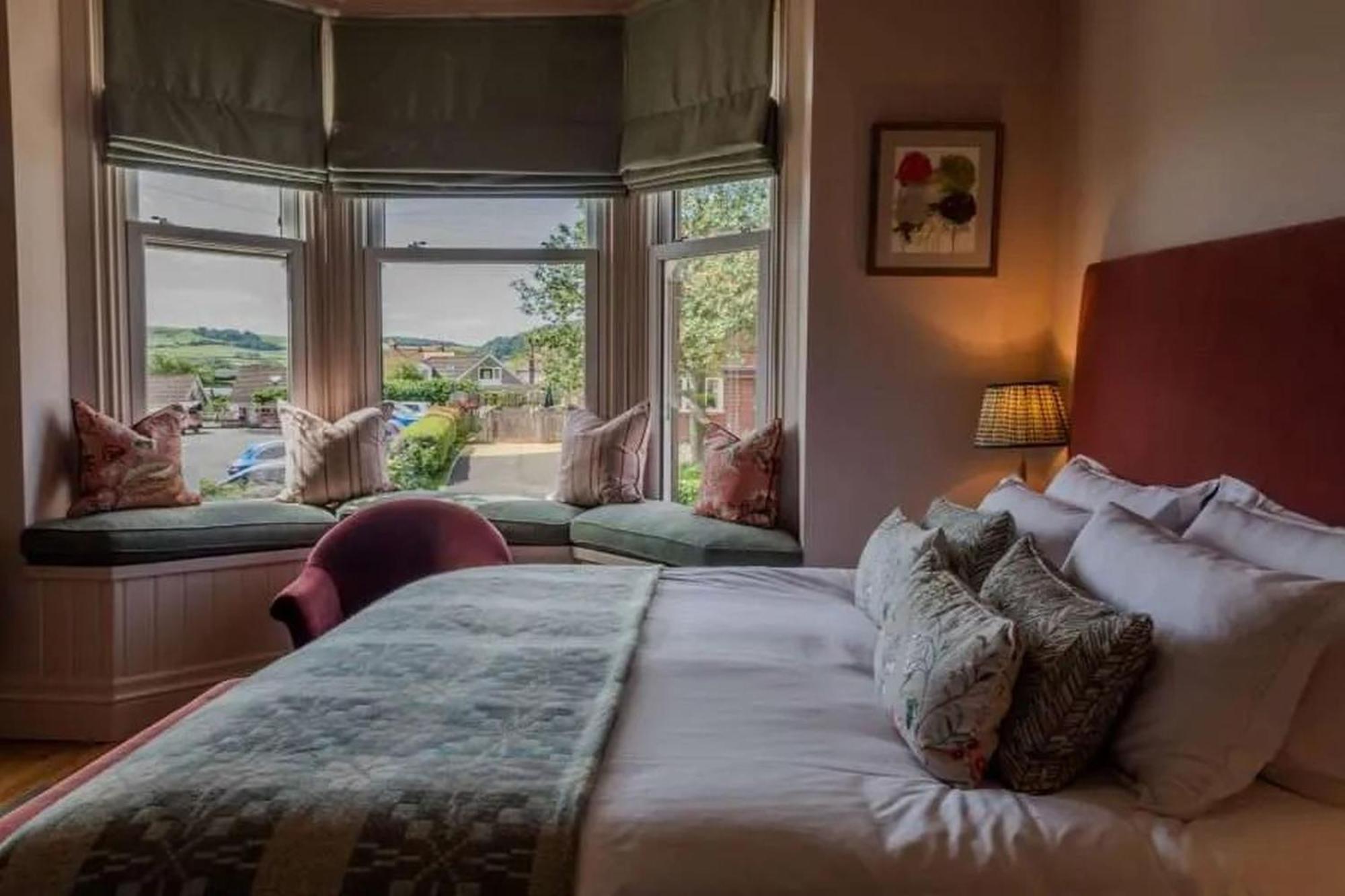 Hotel Victoria Robin Hood's Bay Exterior photo
