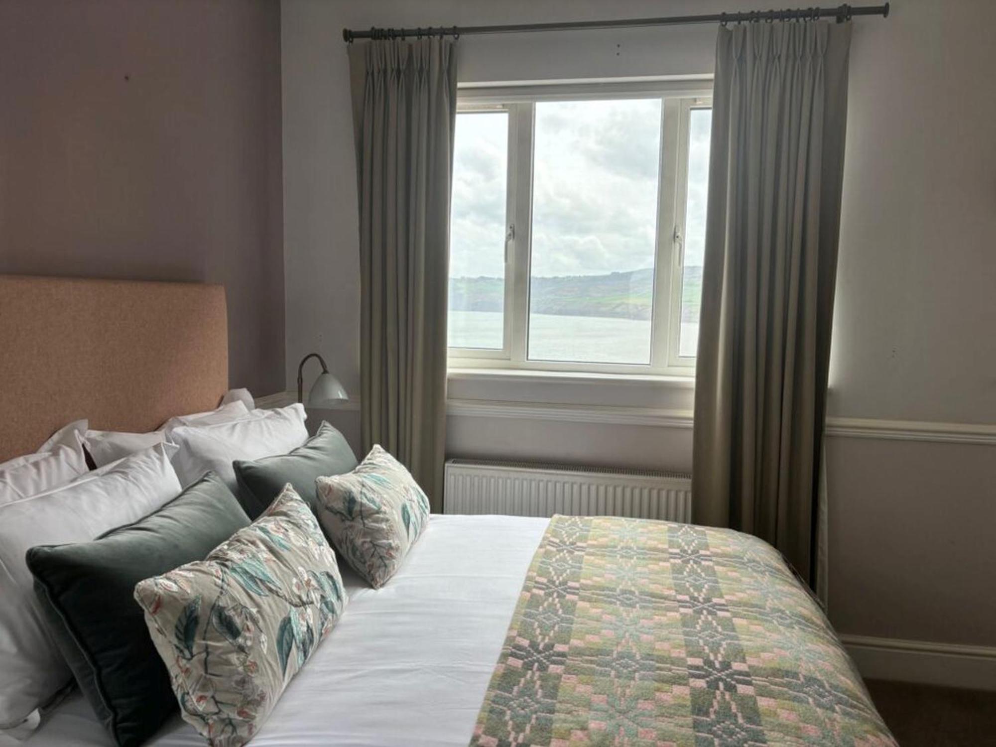 Hotel Victoria Robin Hood's Bay Exterior photo