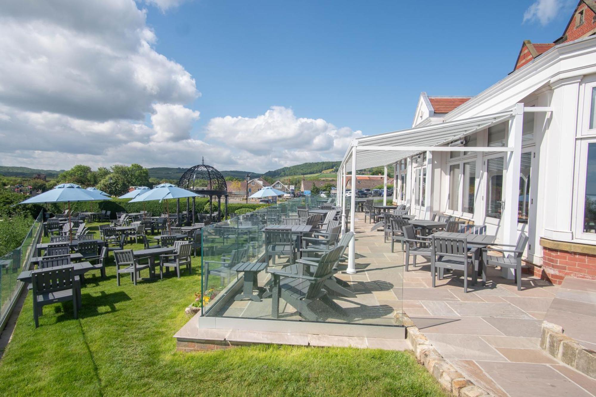 Hotel Victoria Robin Hood's Bay Exterior photo