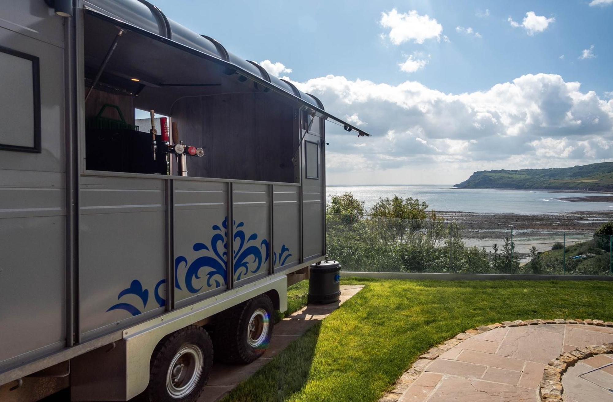 Hotel Victoria Robin Hood's Bay Exterior photo