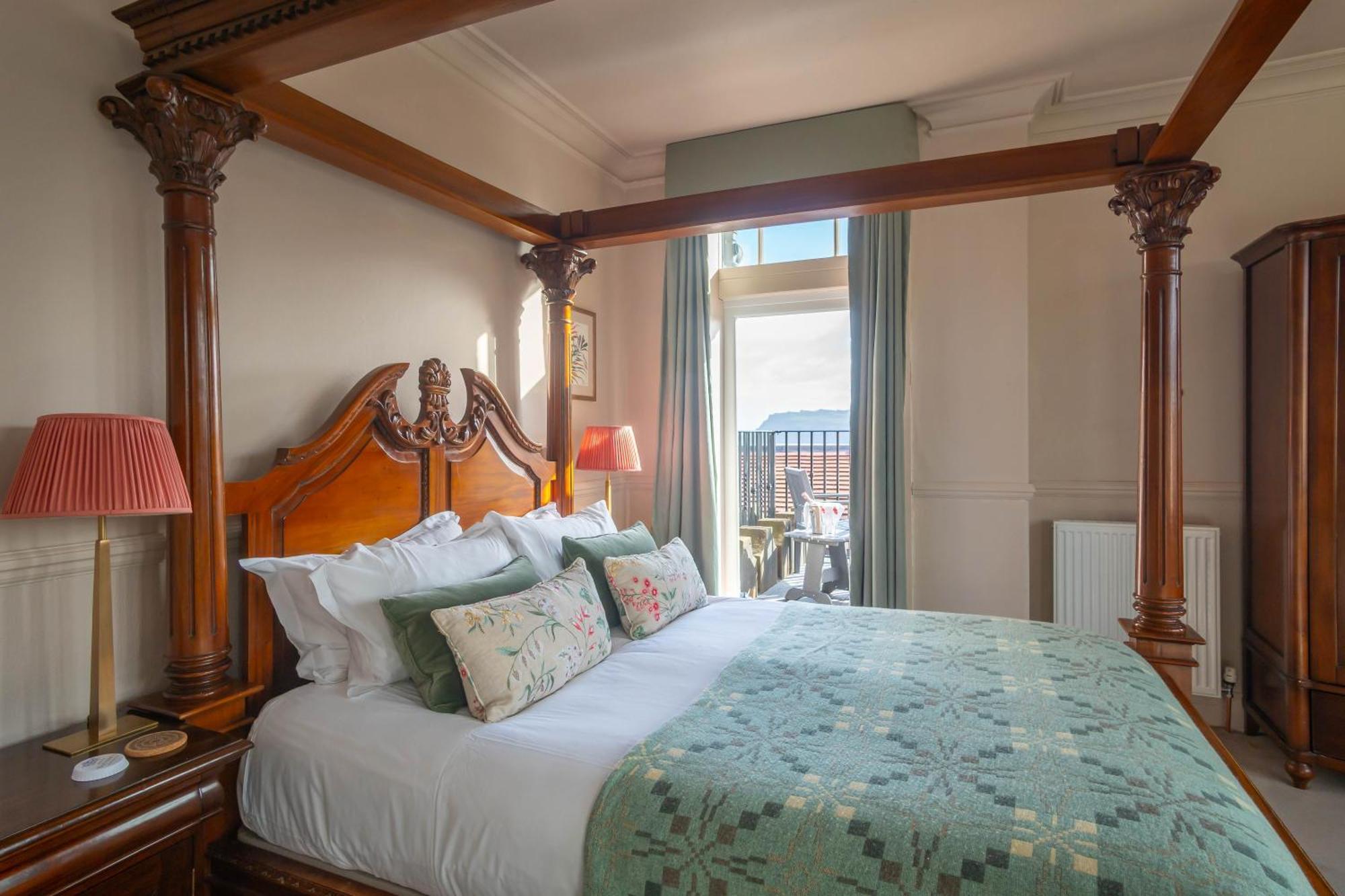 Hotel Victoria Robin Hood's Bay Exterior photo
